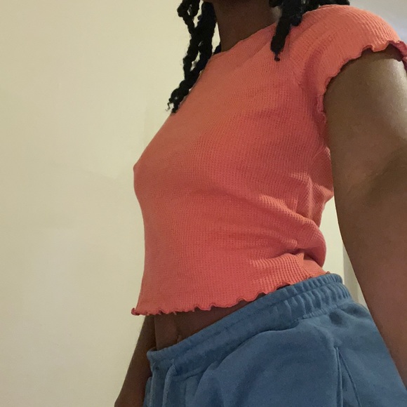 Salmon colored shirt - Picture 1 of 4